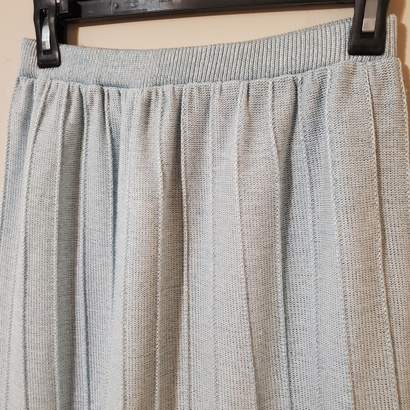 Beautiful Baby Blue Vintage Knit Midi Length Skirt Size 8 Retro Pleated Skirt - Picture 4 of 6